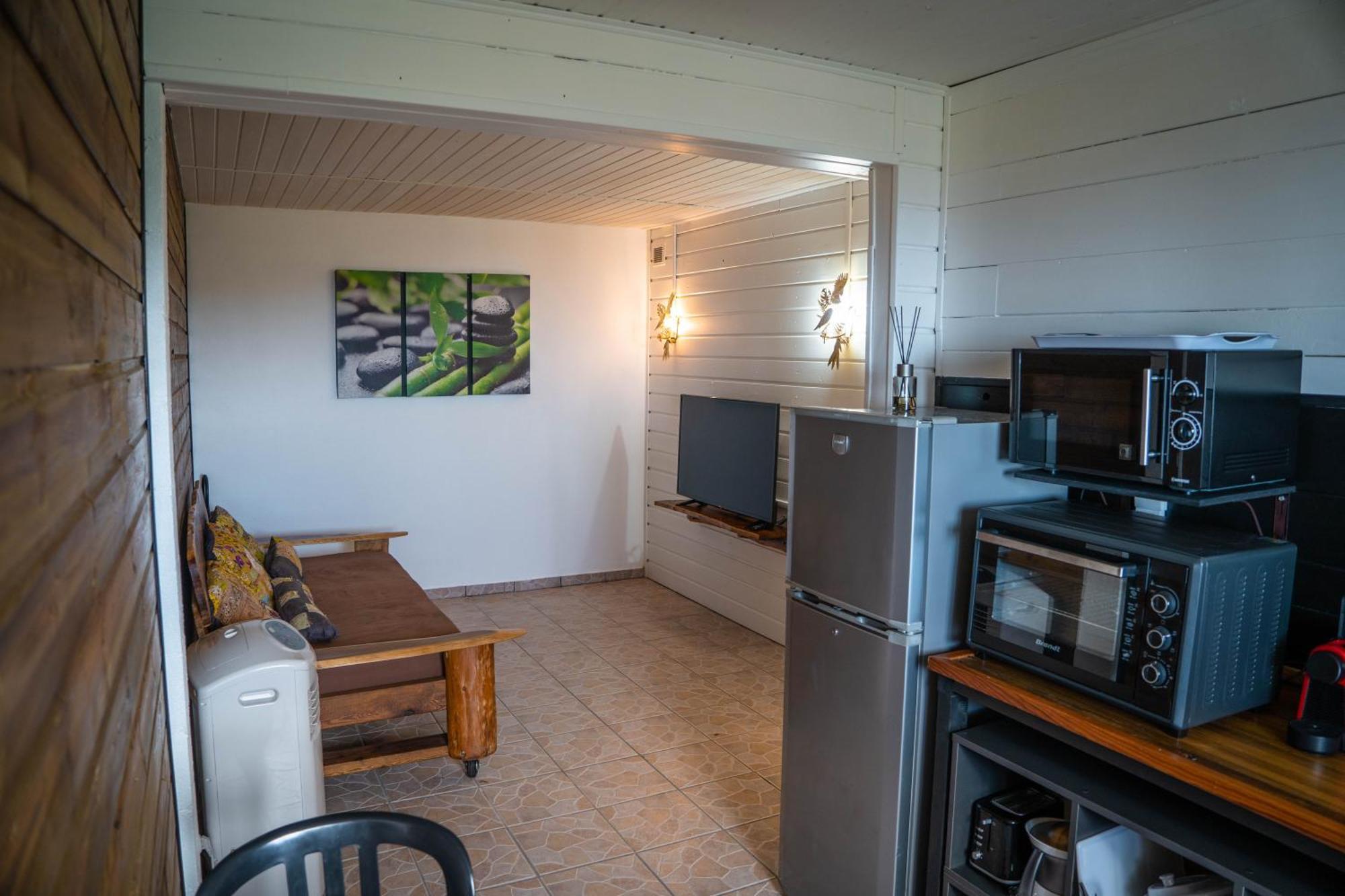 Les Hebergements Au Dy-Na Petite Île Zewnętrze zdjęcie