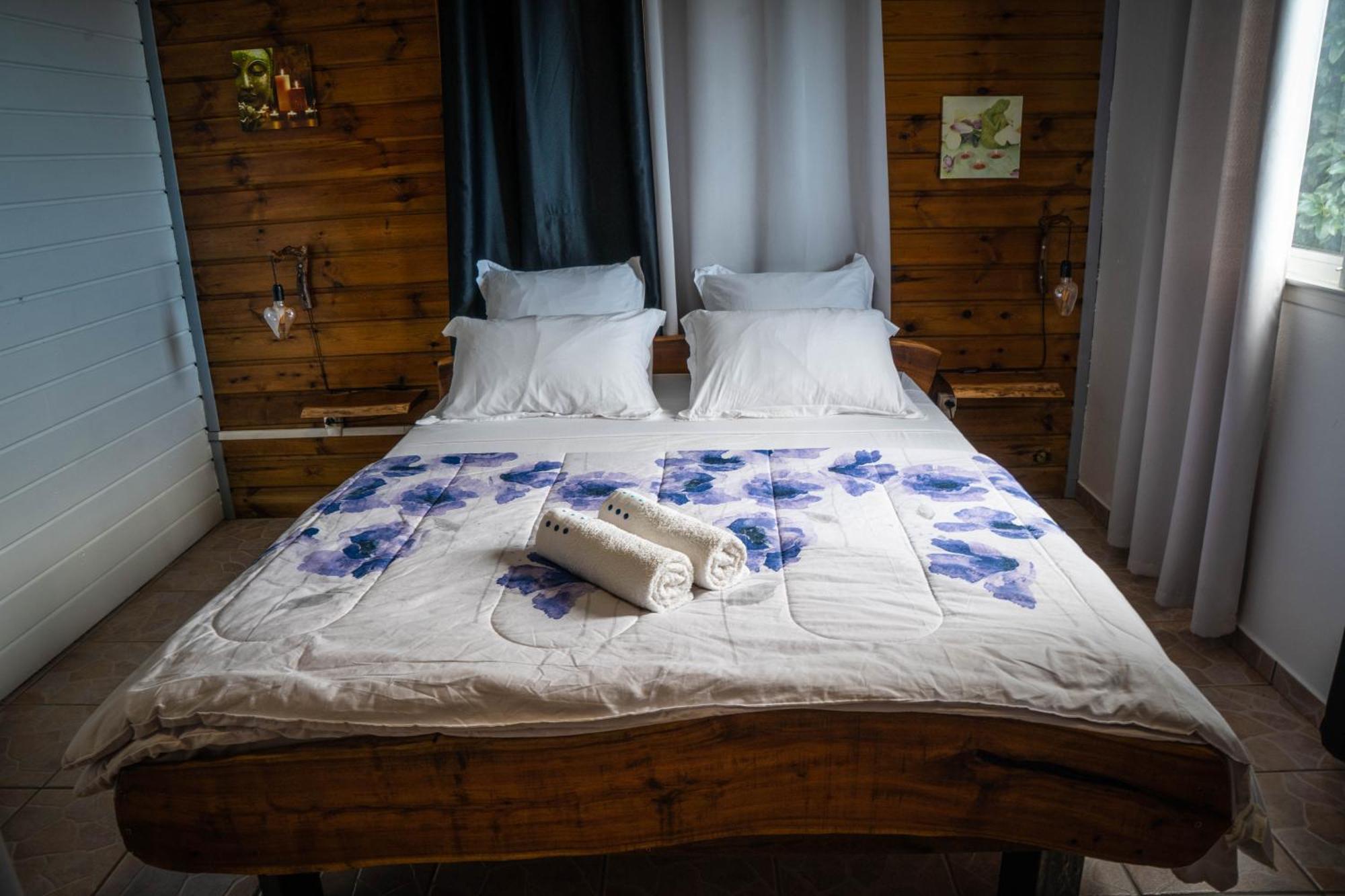 Les Hebergements Au Dy-Na Petite Île Zewnętrze zdjęcie